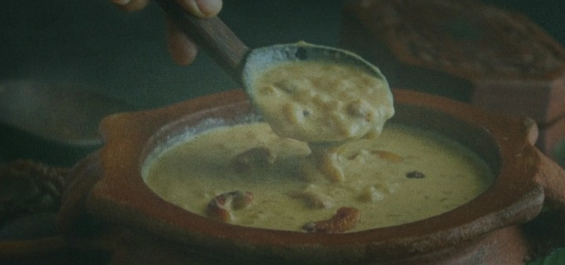 Paal ada payasam being ladled